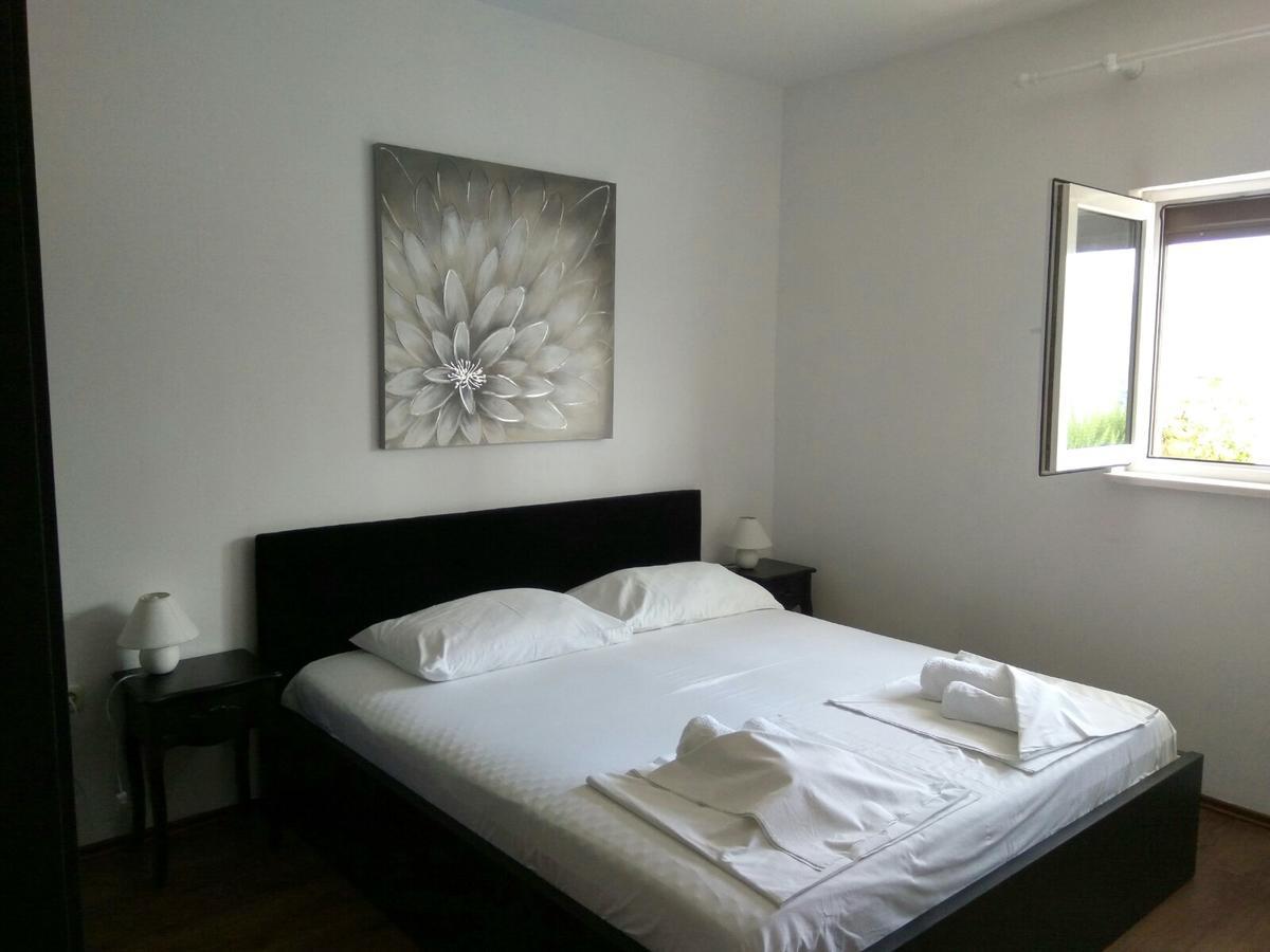 Family Apartments K&M باغ المظهر الخارجي الصورة
